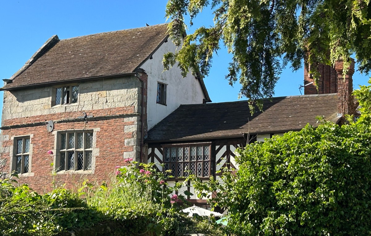Albright Hussey Manor Hotel — photo 1